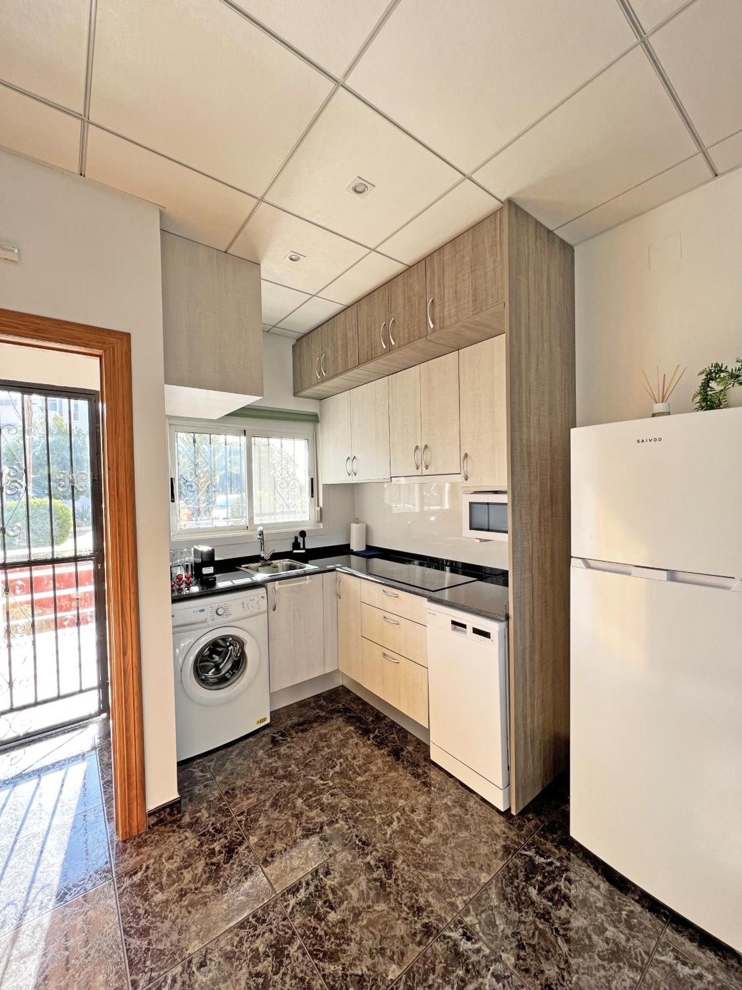 A 100 Metros De La Playa. Parking Gratuito Privado Apartment อาลิกันเต ภายนอก รูปภาพ